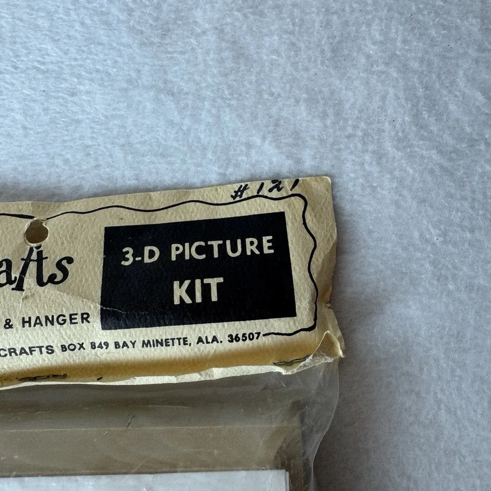Carolyn's Crafts 3D Picture Kit #121 Wood Decopauge 2 prints Plaque Hanger Pansy